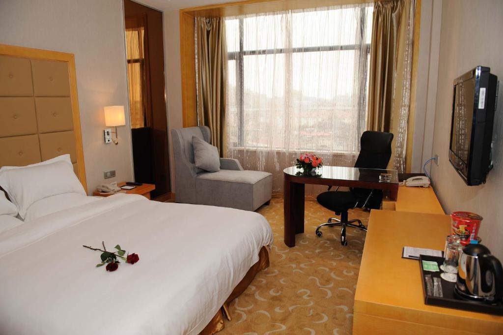Shanghai Sky Rainbow Hotel Room photo